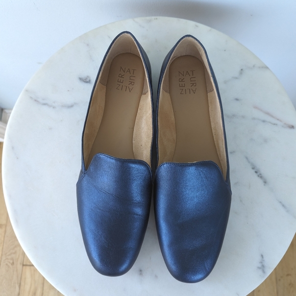 Naturalizer Women's Emiline Blue Metallic Leather Loafers - Picture 3 of 10